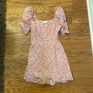 Floral pink mini dress with puffy sleeves